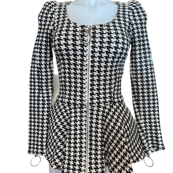 Betsey Johnson Dresses & Skirts - Betsey Johnson Black and White Houndstooth Long Sleeve Dress